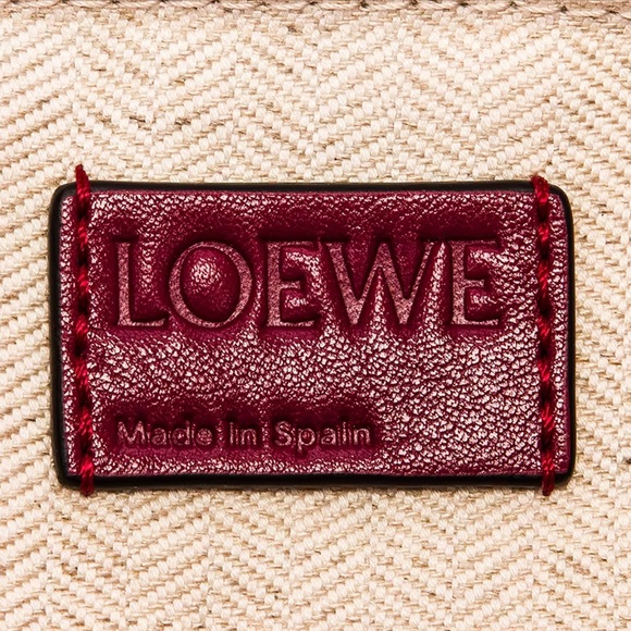 Loewe Raspberry Puzzle Bag - Picture 5 of 11
